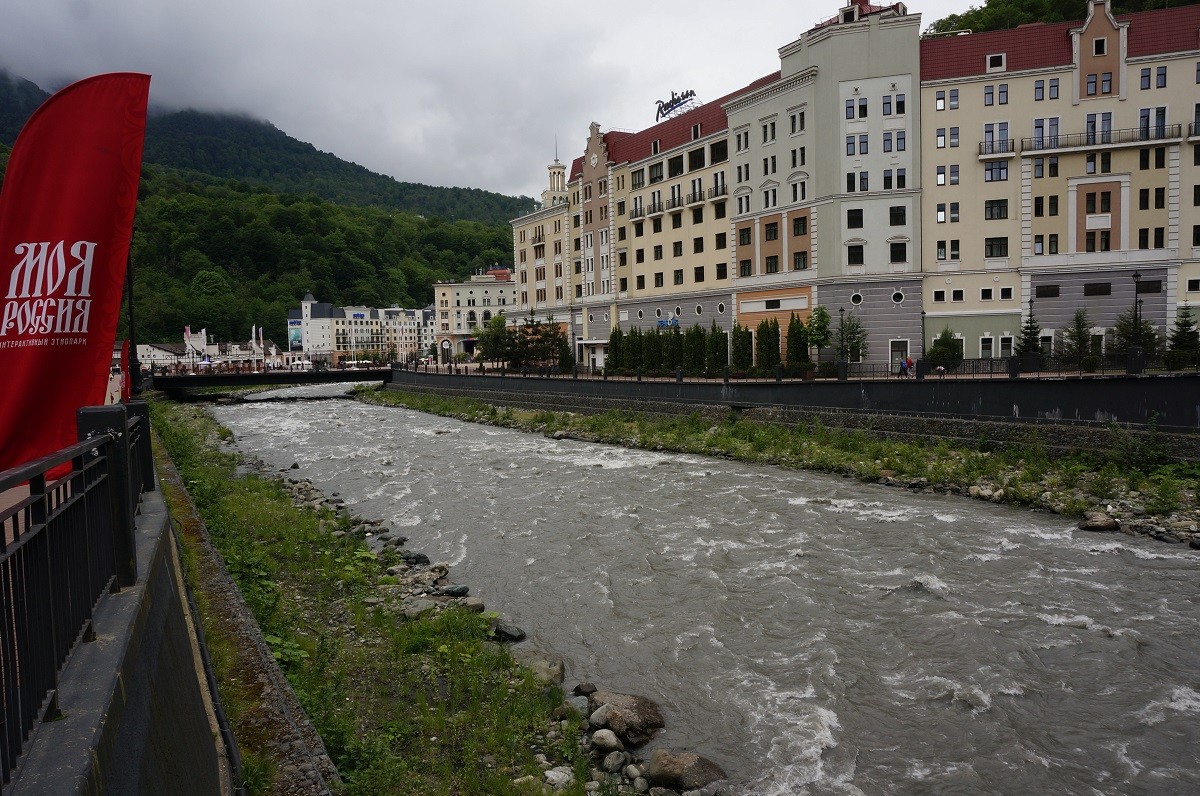 What does Rosa Khutor attract with?